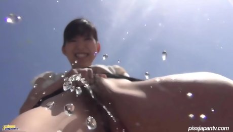 Amateur Jap Exhibitionist Chick Pissing Outdoor